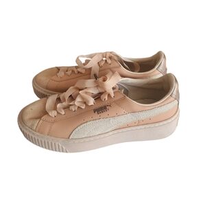 New SZ 37 Puma shoes